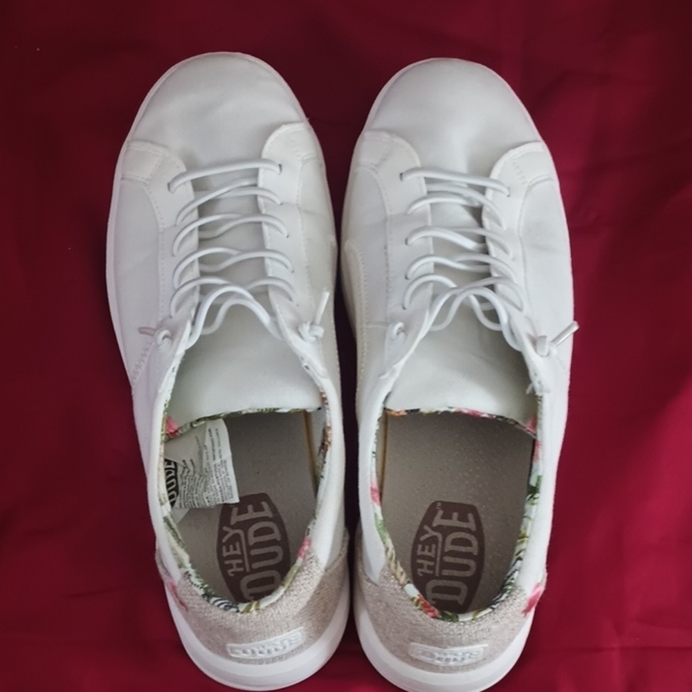 Hey Dude Women's White and Pink Sneakers Size 10W Great Condition 🌺 Spring - Picture 5 of 10